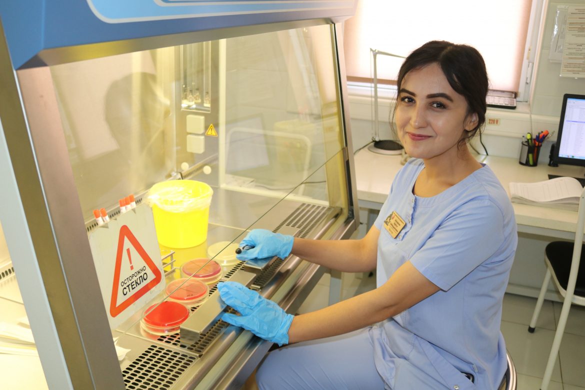 Аз ҷониби Озмоишгоҳи миллии референсӣ ба 1262 нафар гурӯҳҳои осебпазири аҳолӣ ташхисҳои ройгон гузаронида шуд