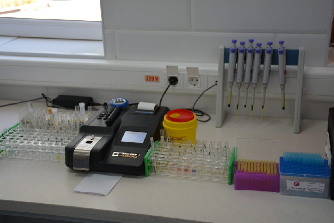 Дар 8 муассисаи тандурустӣ, хадамоти озмоишгоҳӣ доранд, баҳодиҳии фаъолияти озмоишгоҳҳо ва баҳодиҳии берунии сифати хизматрасонӣ  гузаронида шуд